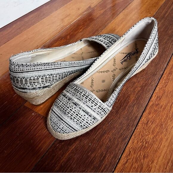 Lucky Brand Shoes - Lucky Brand Tilly Linen Fabric Cobblestone Size 7
